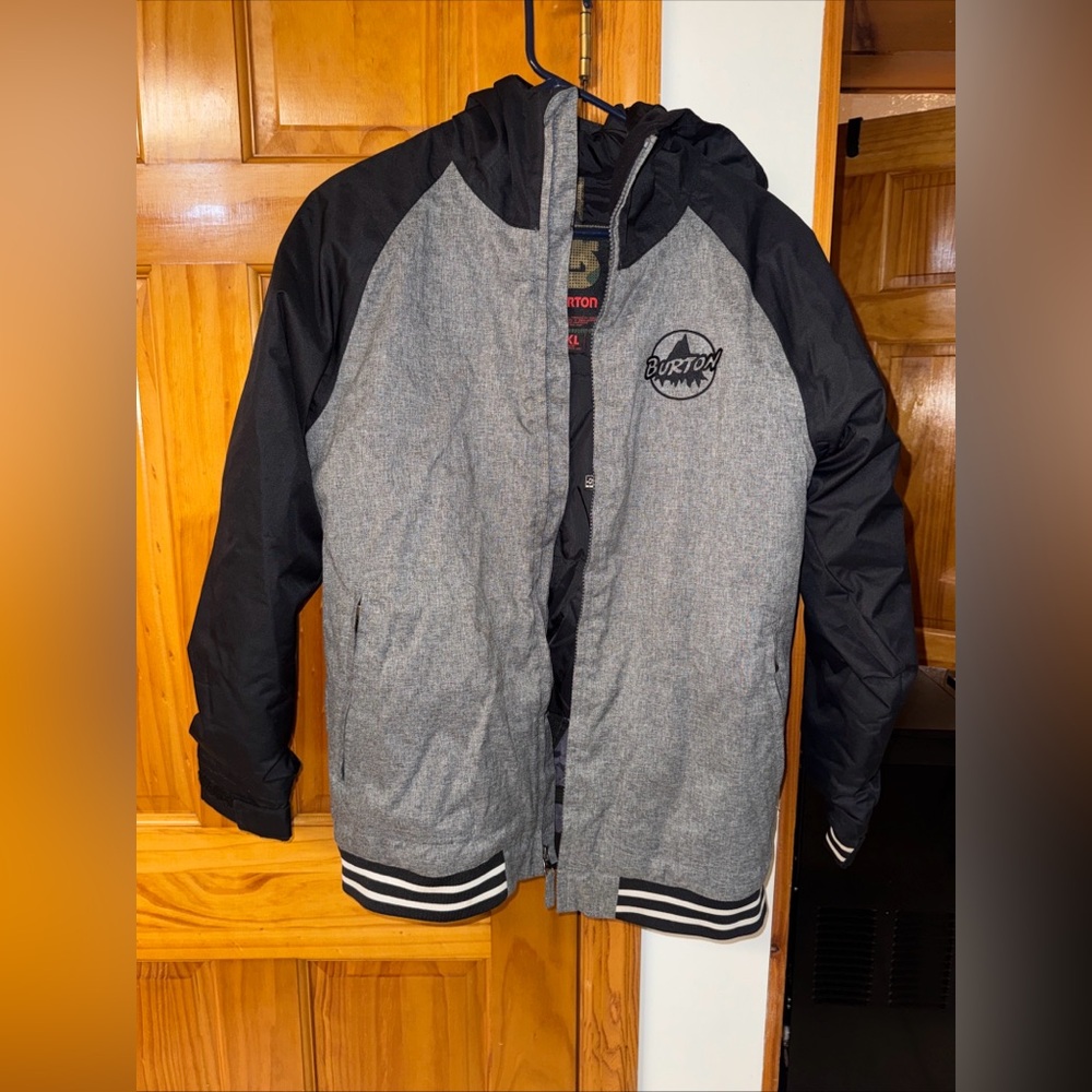 Burton Kids Gray and Black Ski Jacket size XL